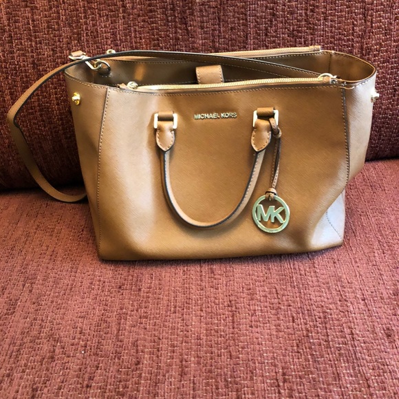 Authentic Michael Kors “Sutton” Satchel - Picture 4 of 8